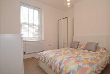 1 bed flat, Addison Road, Flat 2, North Hill, Plymouth, PL48LL - Image 2